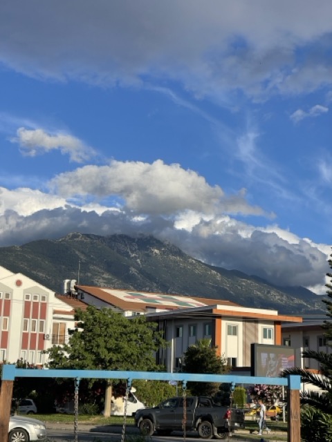 je me suis rendu au bazaar de fethiye, sur la route j'ai pris de beaux clichés des paysages de la ville