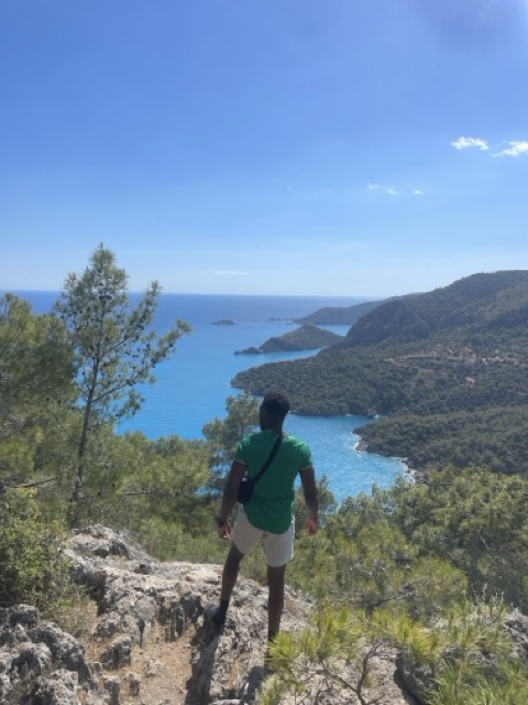 la liberté de faire ce genre de randonnée, l'air frais, la montée à pied, l'adrénaline et le dépassement de soi