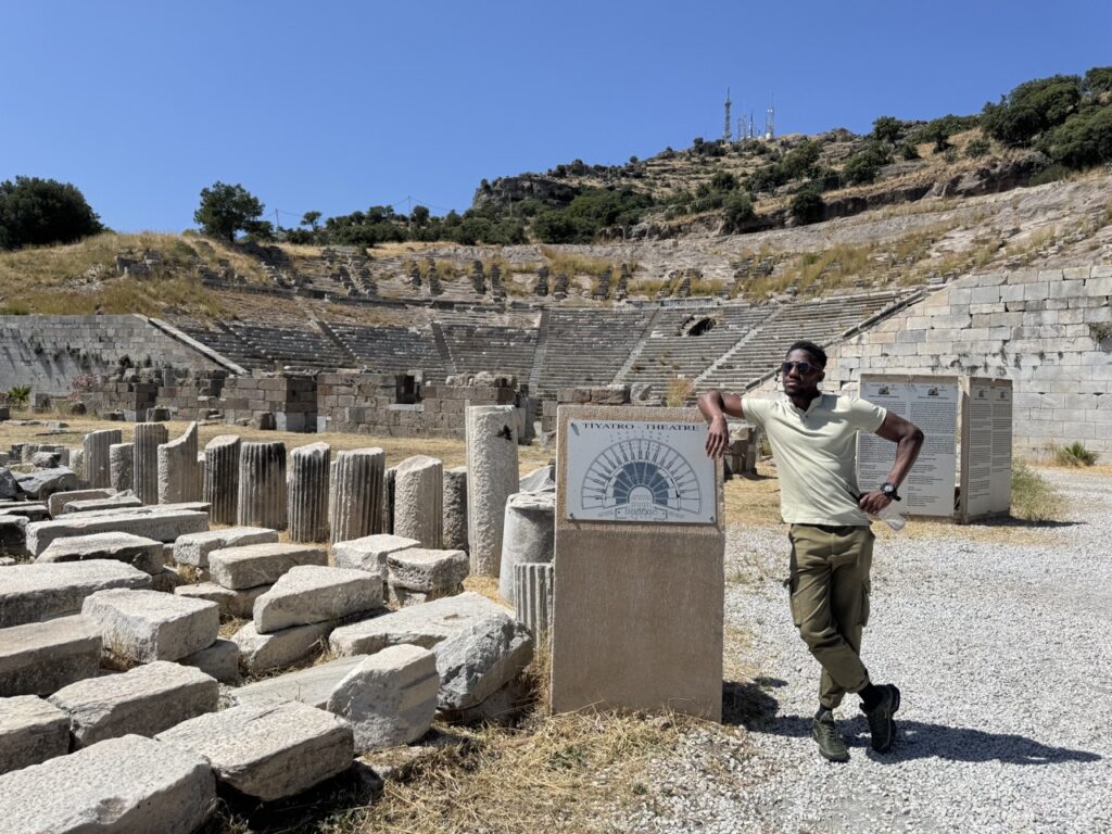 Moi devant L’Ancien Amphithéâtre de Bodrum  